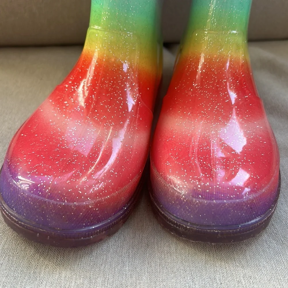 Olive & Edie Sparkling Rainbow Rainboots Girls sz 3